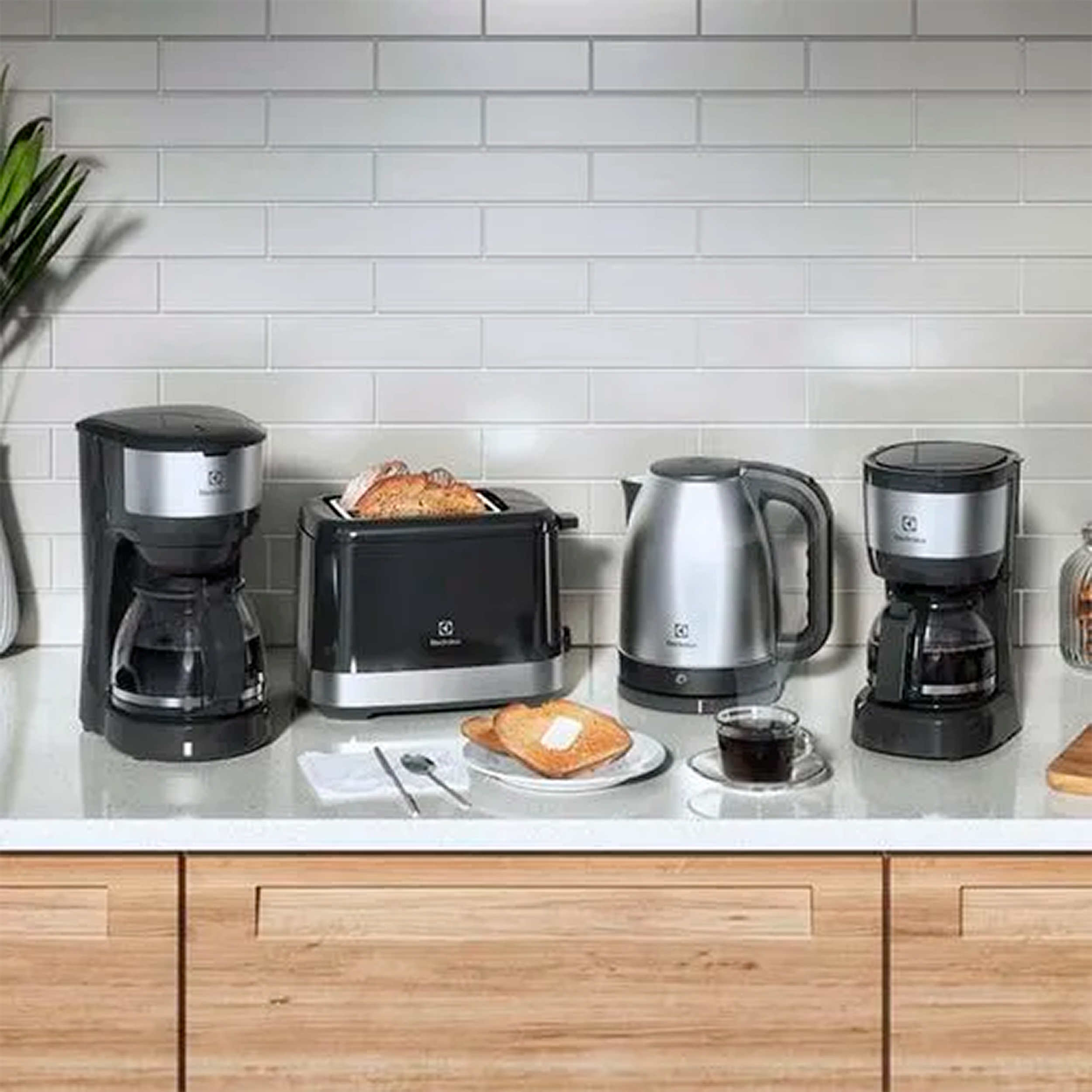 CAFETERA 800W N ELECTROLUX