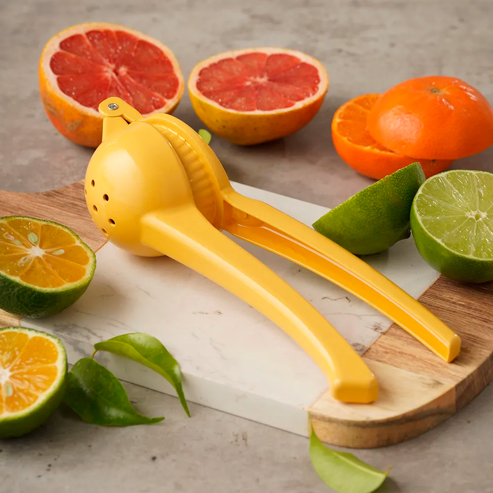 EXPRIMIDOR DE CITRICOS AMARILLO UNIVERSA