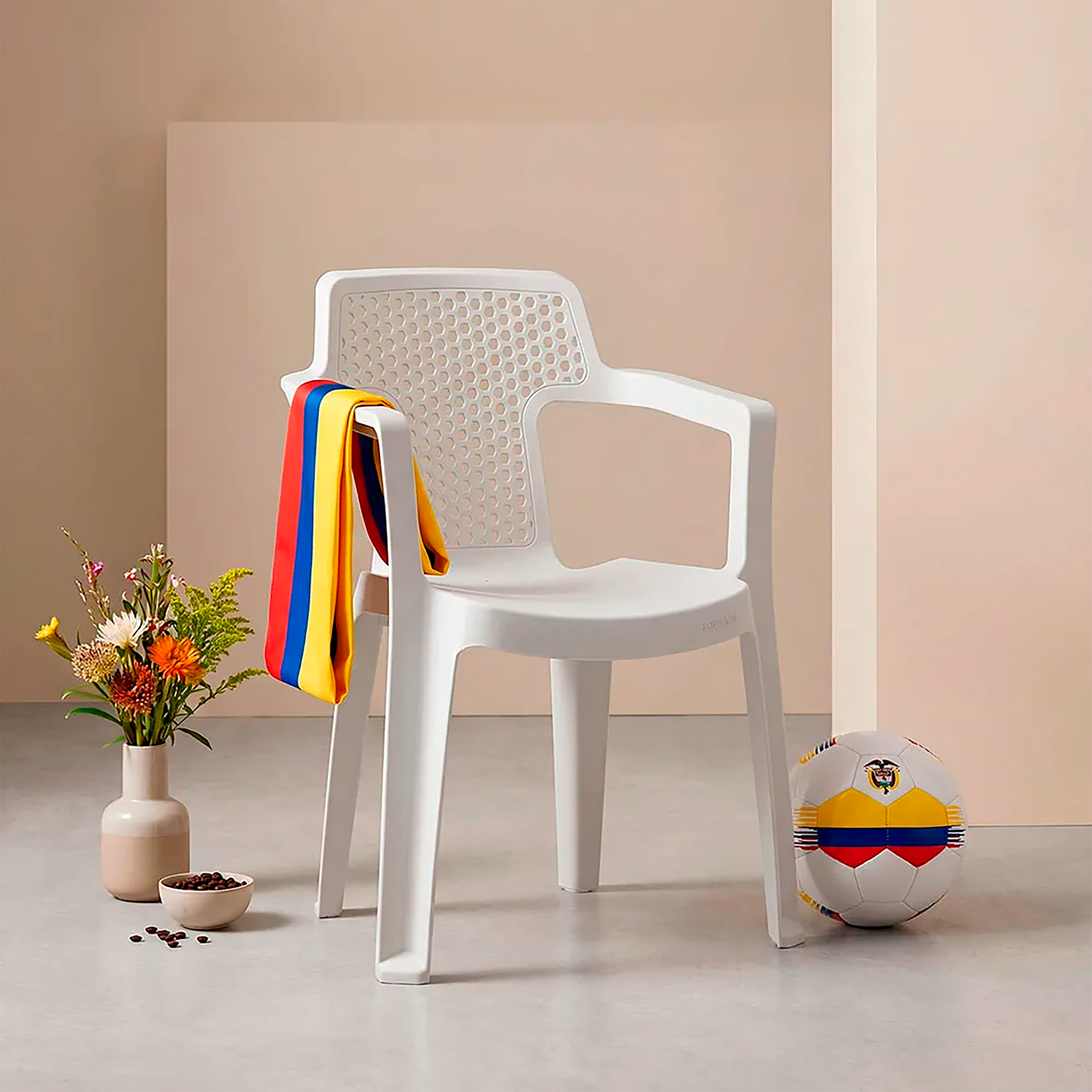Silla Mia Con Brazos Blanca RIMAX