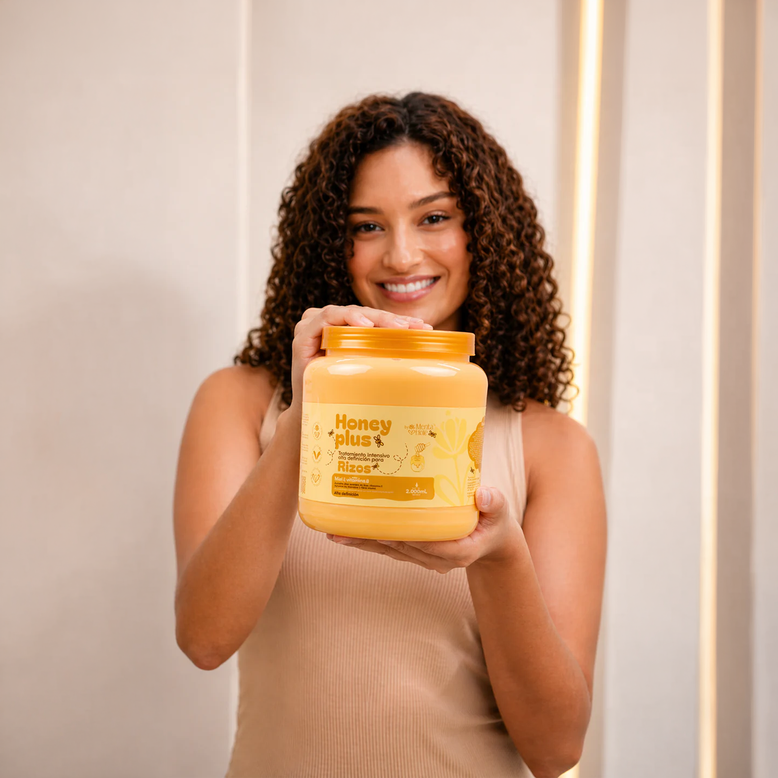 BOMBONERA HONEY PLUS RIZOS X2000ML MENTA