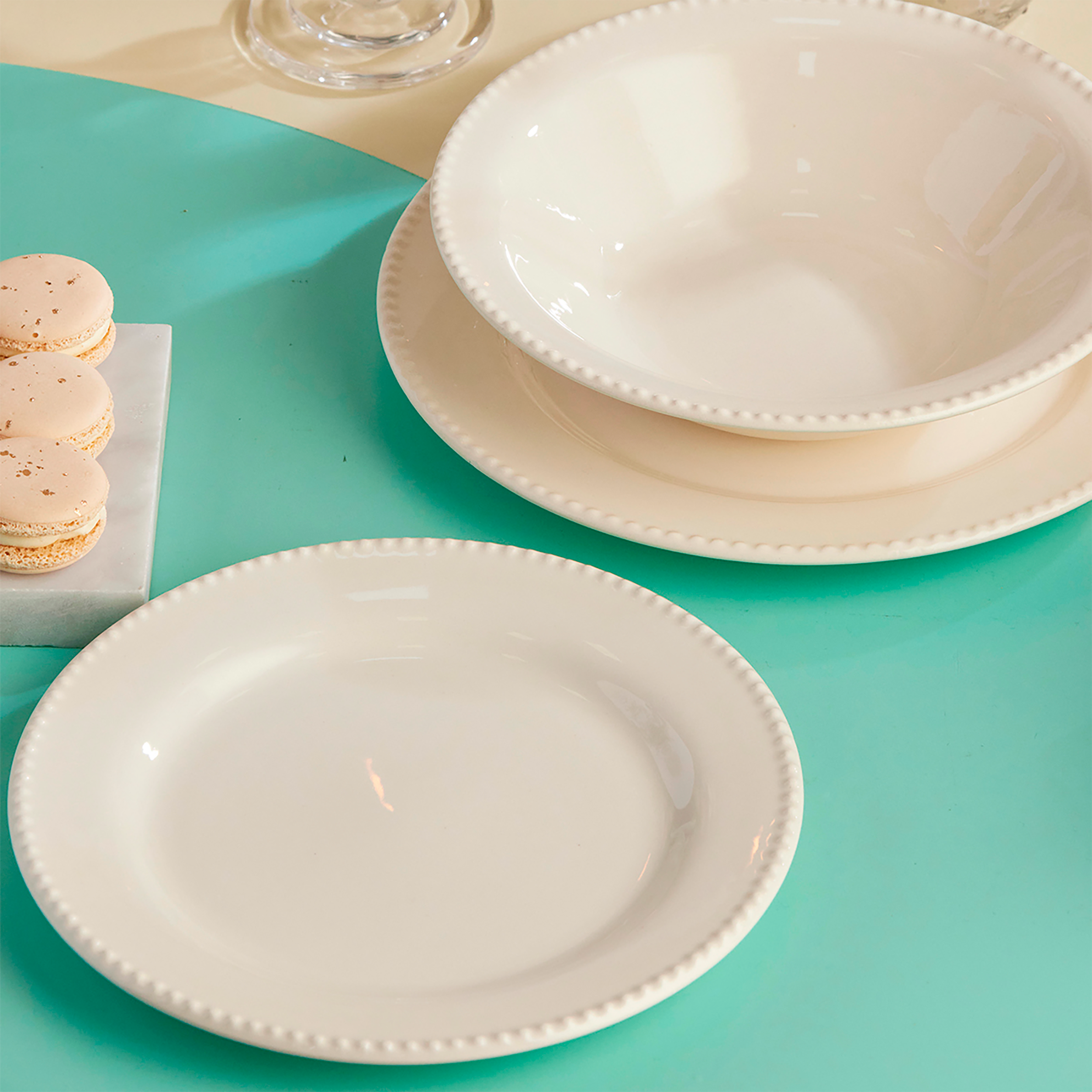 SET 4 PLATOS PANDOS 24.3CM PERLA SURTIDO CORONA