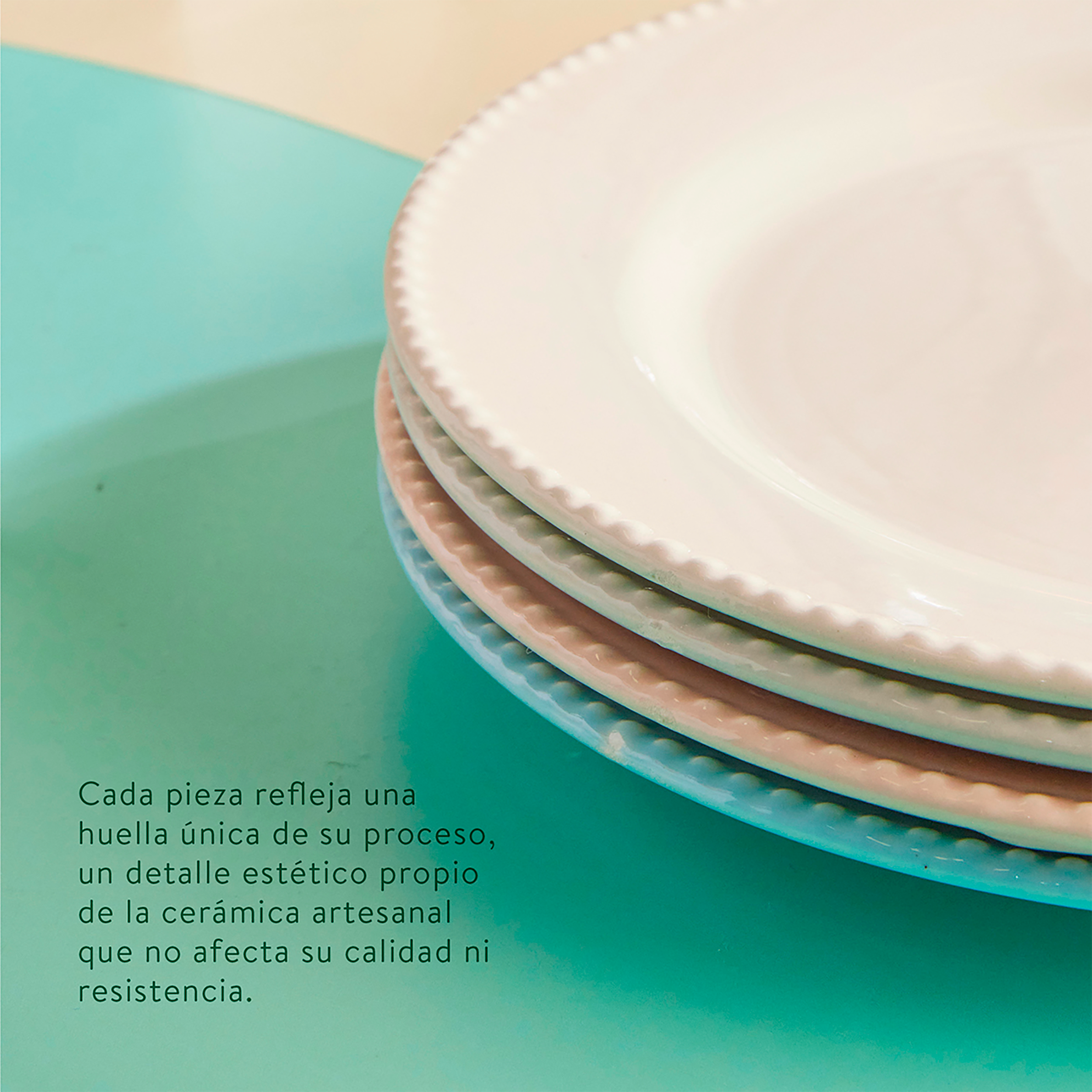 SET 4 PLATOS PANDOS 24.3CM PERLA SURTIDO CORONA
