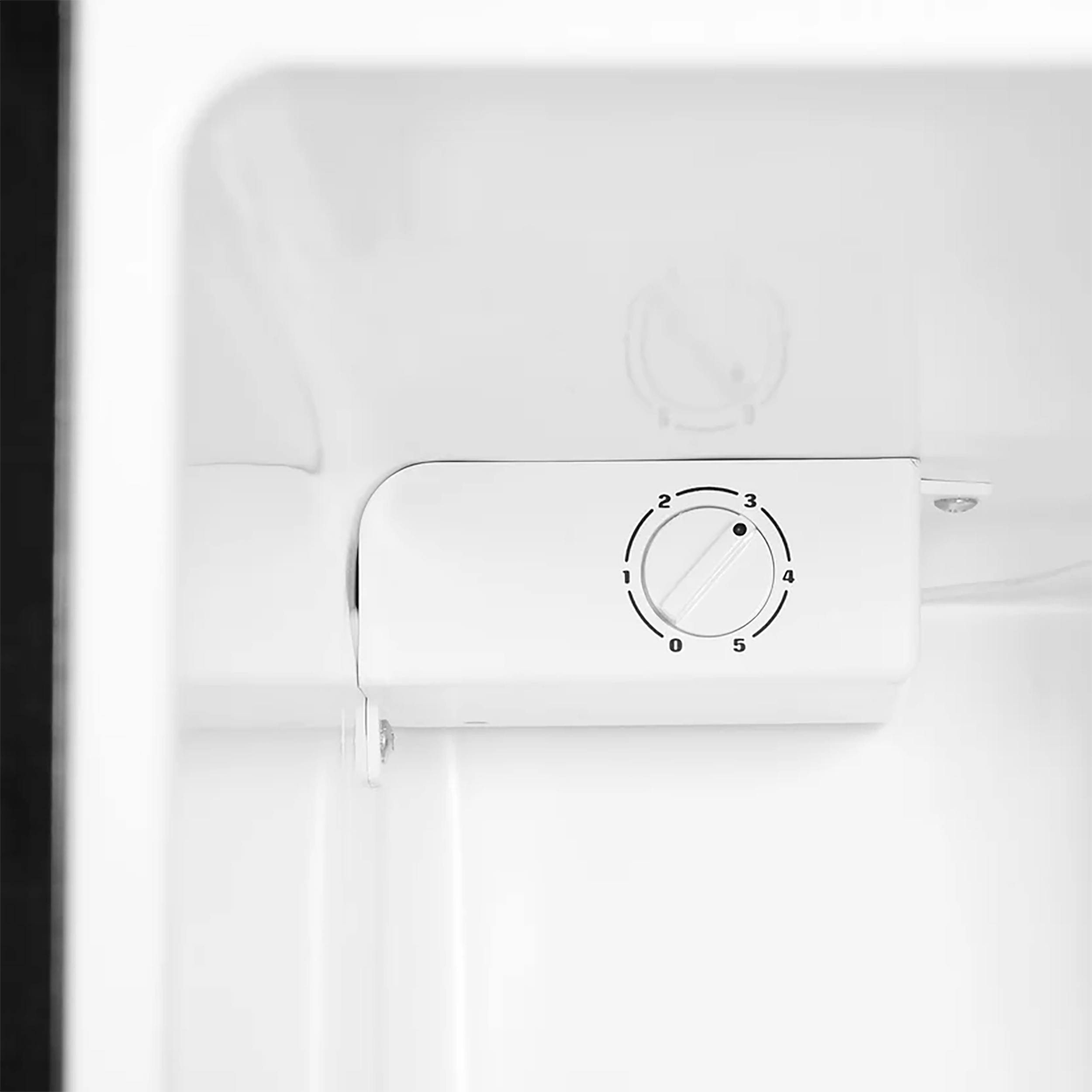 Minibar Electrolux frost 47L 1 puerta ERD50W3HUS