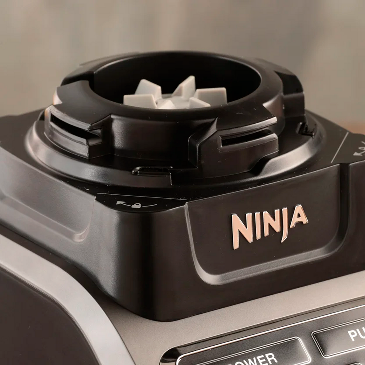 LICUADORA PROFESIONAL 1000W NINJA CRUSHING TECH BL610
